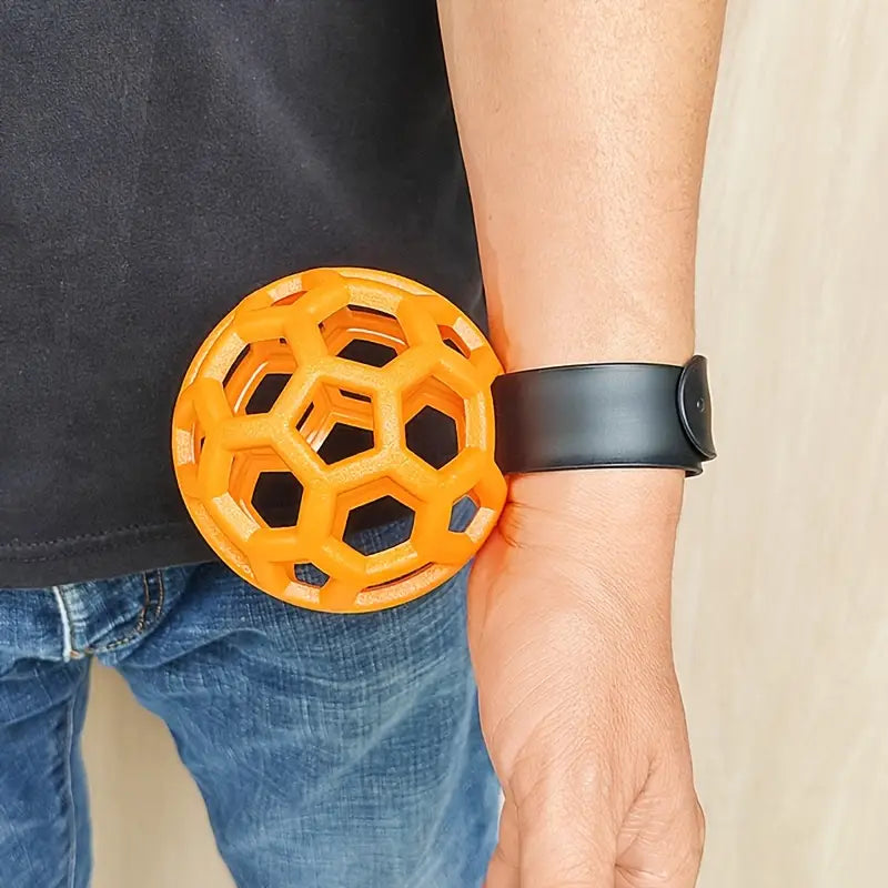 Golf swing trainer ball thin stripe